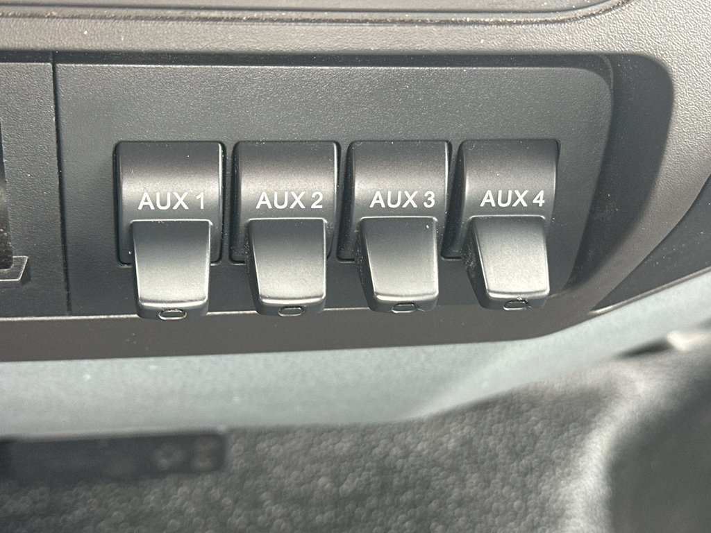 Used 2015 Ford F250 XL w/ Power Equipment Group AWD/4WD image 21
