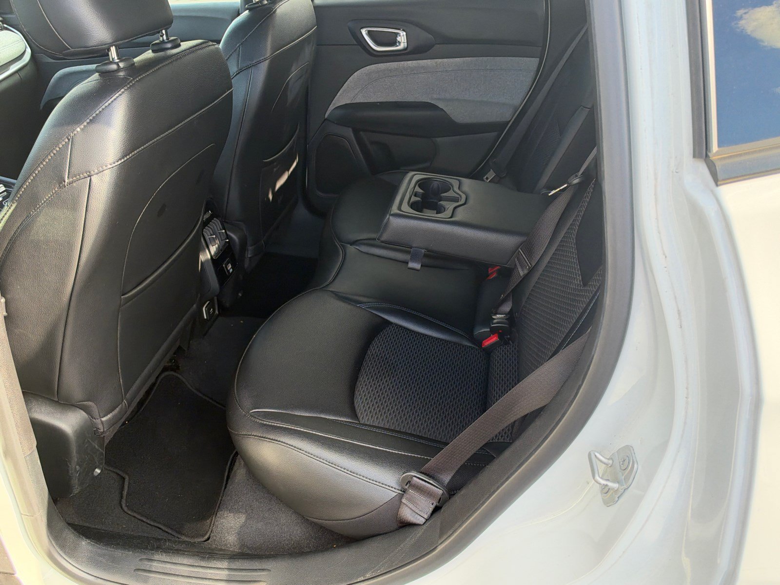 Used 2024 Jeep Compass Latitude AWD/4WD image 20