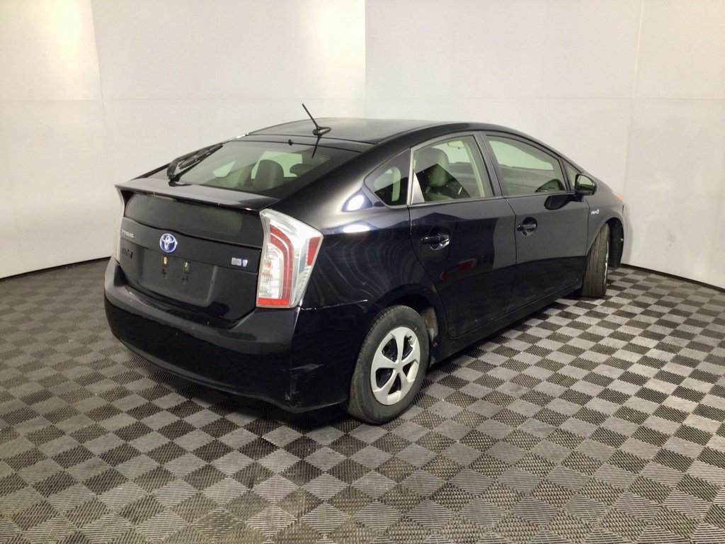 Used 2015 Toyota Prius Four image 12