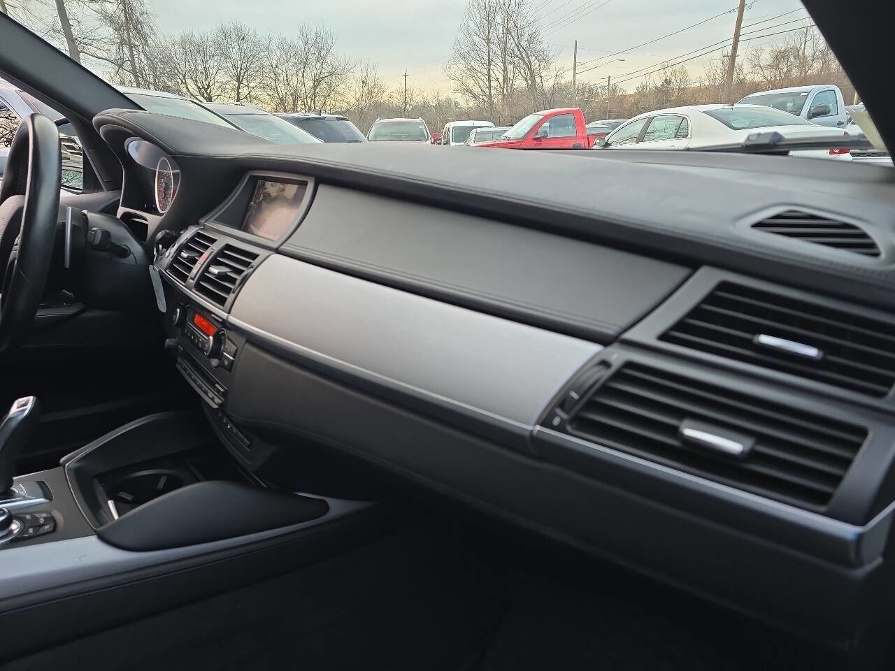 Used 2011 BMW X5 M image 32