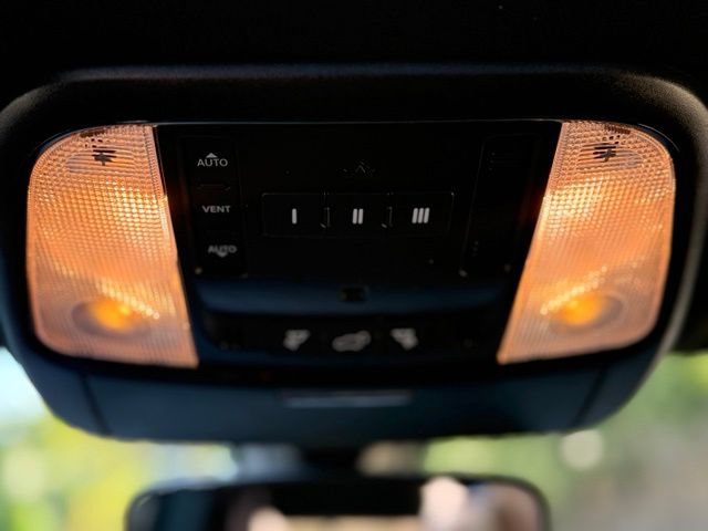 Used 2022 Dodge Durango R/T w/ Blacktop Package AWD/4WD image 22