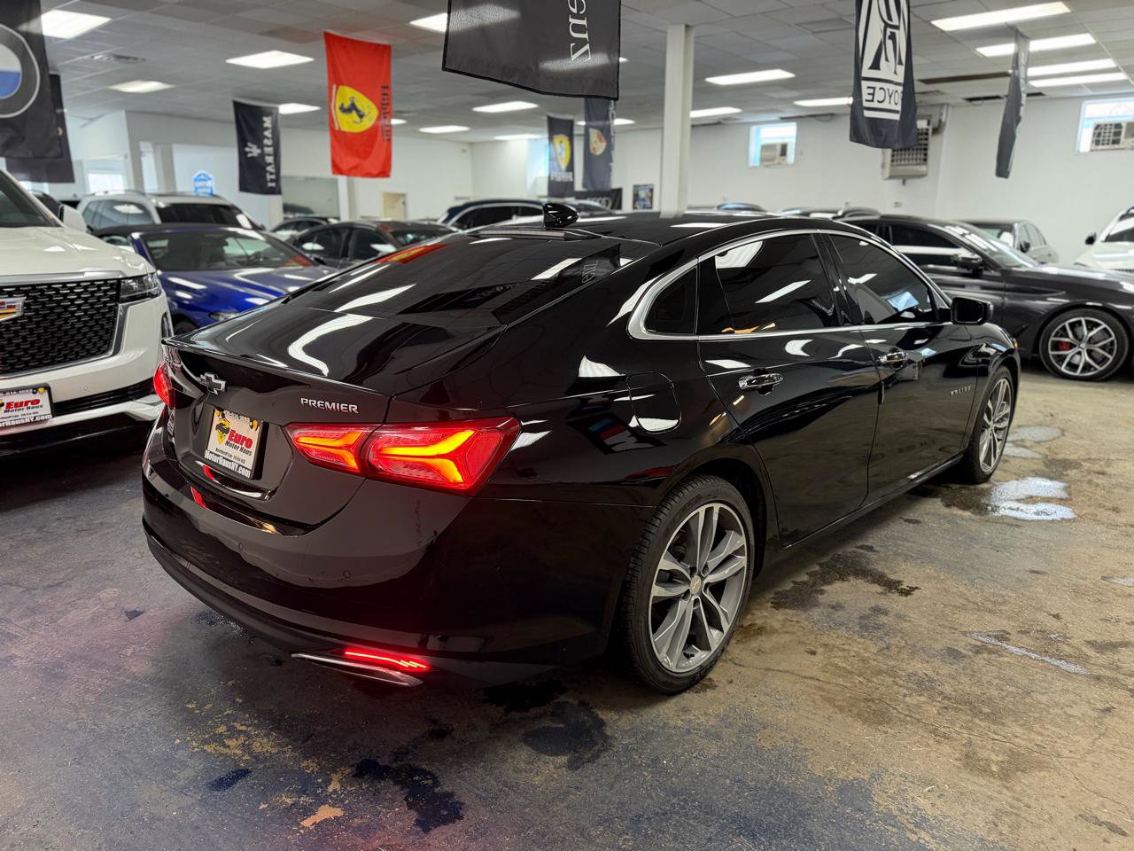 Used 2019 Chevrolet Malibu Premier w/ Sun and Wheel Package image 6