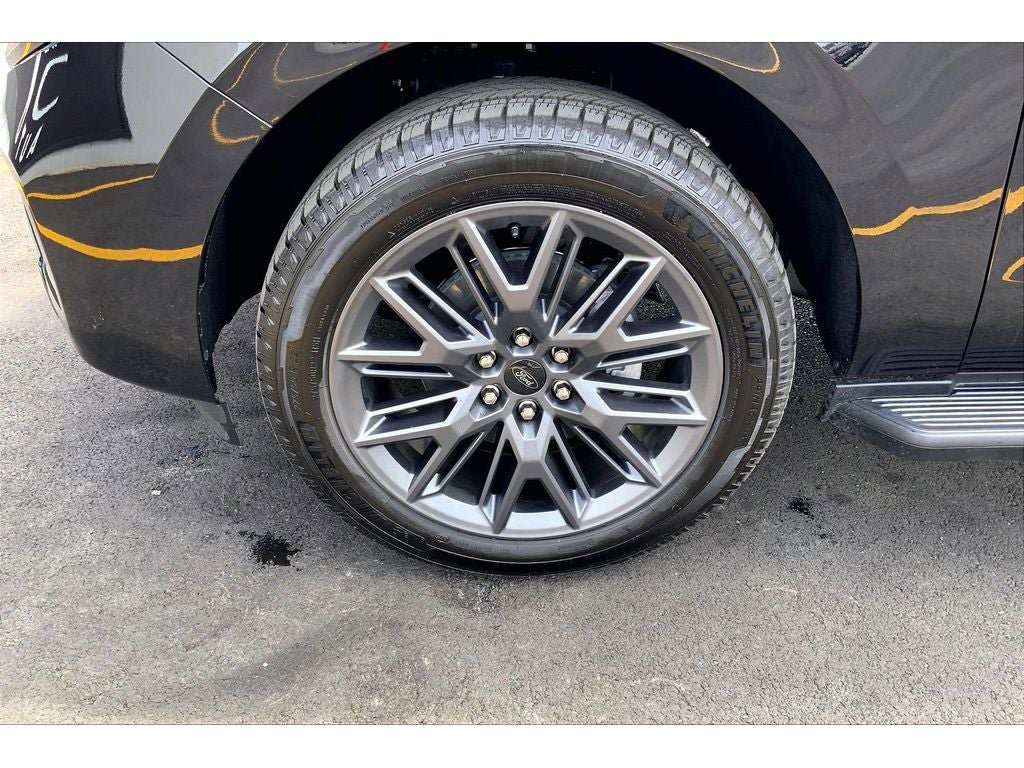 New 2026 Ford Expedition Max Platinum w/ Stealth Appearance Package AWD/4WD image 28