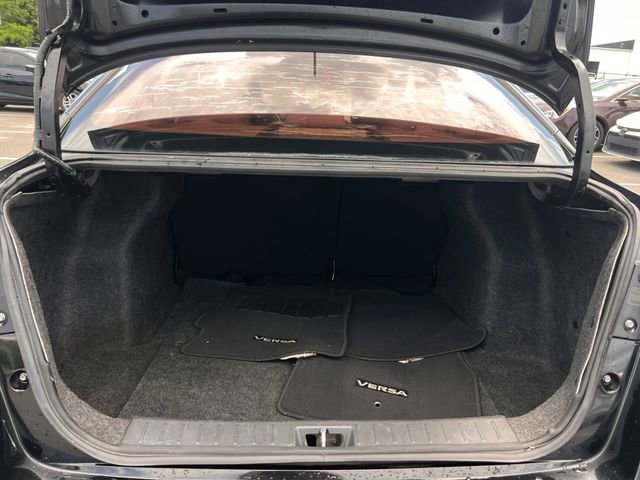Used 2020 Nissan Versa S FWD image 26