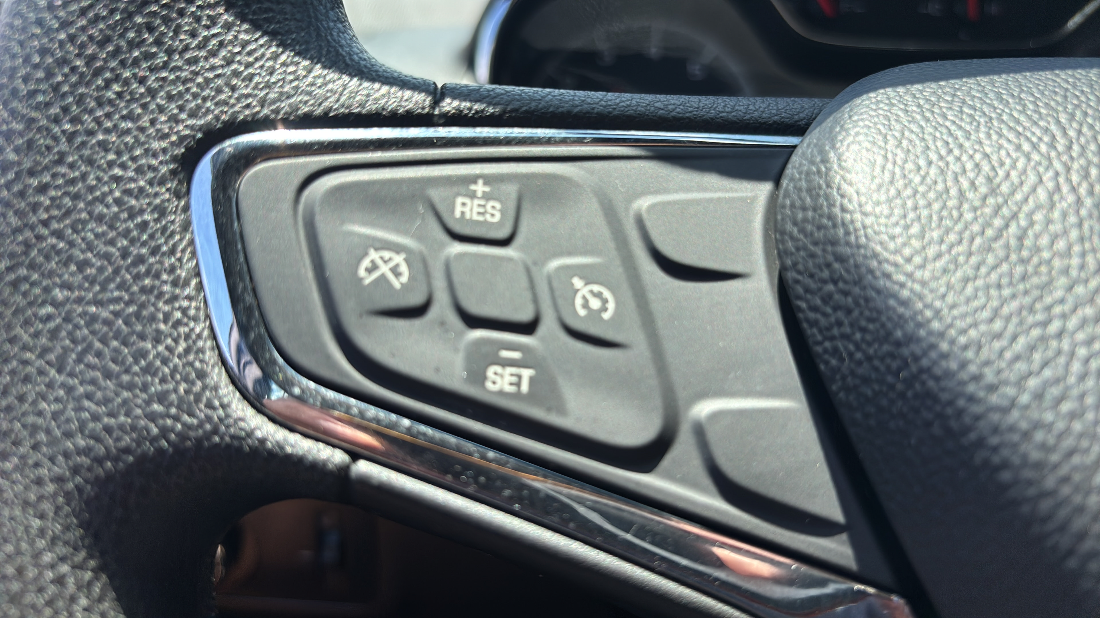 Used 2019 Chevrolet Cruze LT w/ Convenience Package FWD image 28