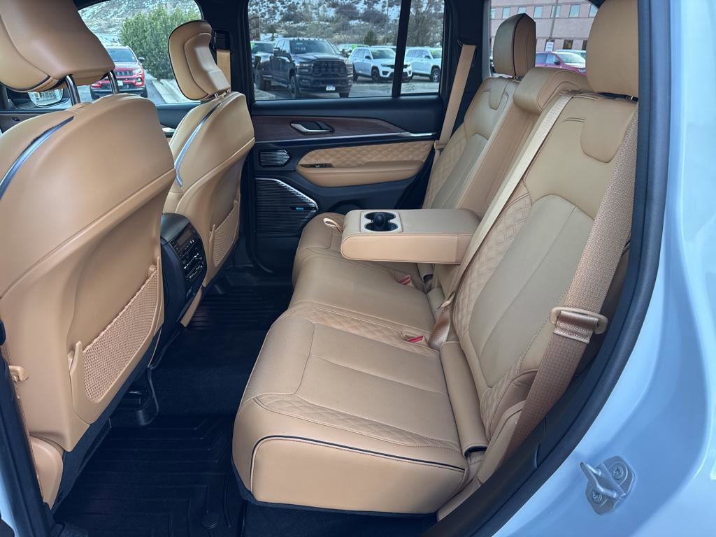 Certified 2025 Jeep Grand Cherokee Summit w/ Adv Protech Group IV image 15