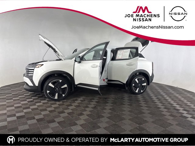 Certified 2025 Nissan Kicks SR image 10