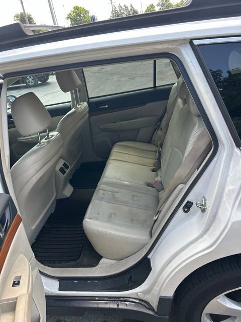 Used 2013 Subaru Outback 2.5i Limited w/ Moonroof Pkg AWD/4WD image 29