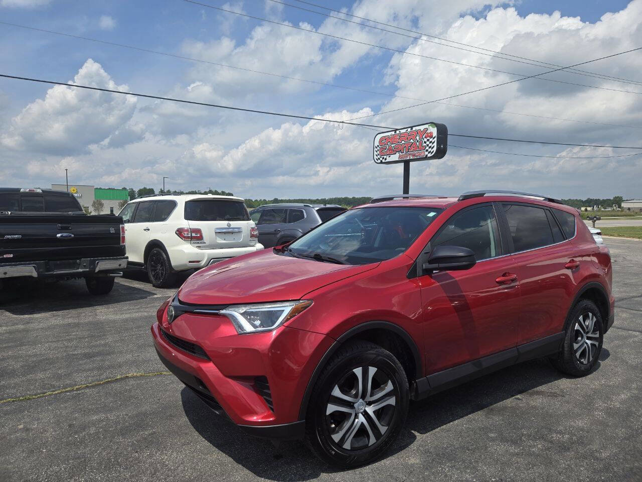 Used 2017 Toyota RAV4 LE image 8