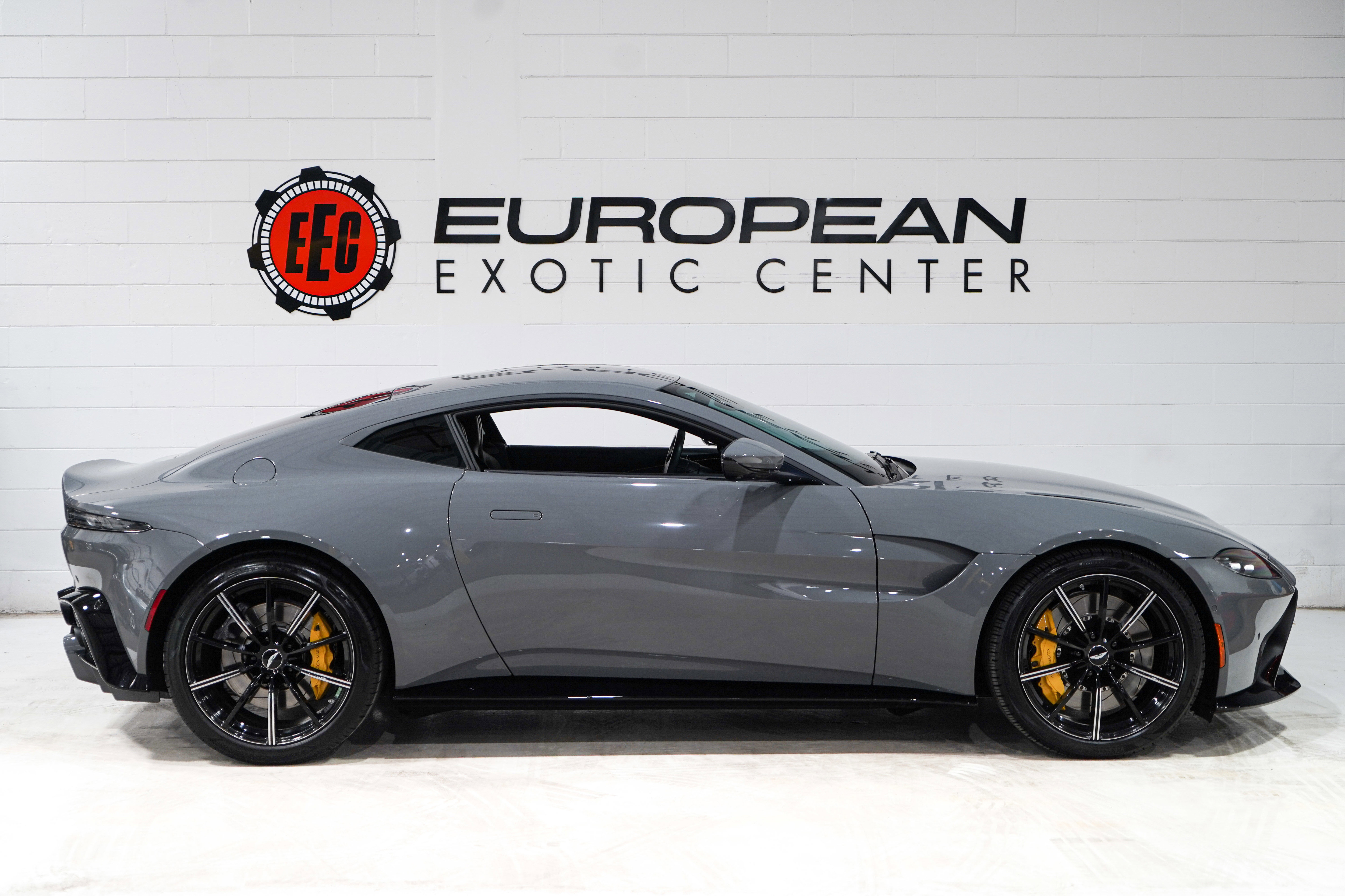 Used 2020 Aston Martin V8 Vantage Coupe RWD image 6