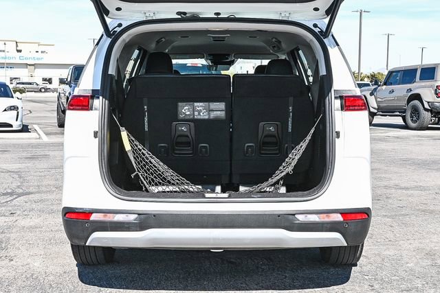 Used 2023 Kia Carnival EX image 28