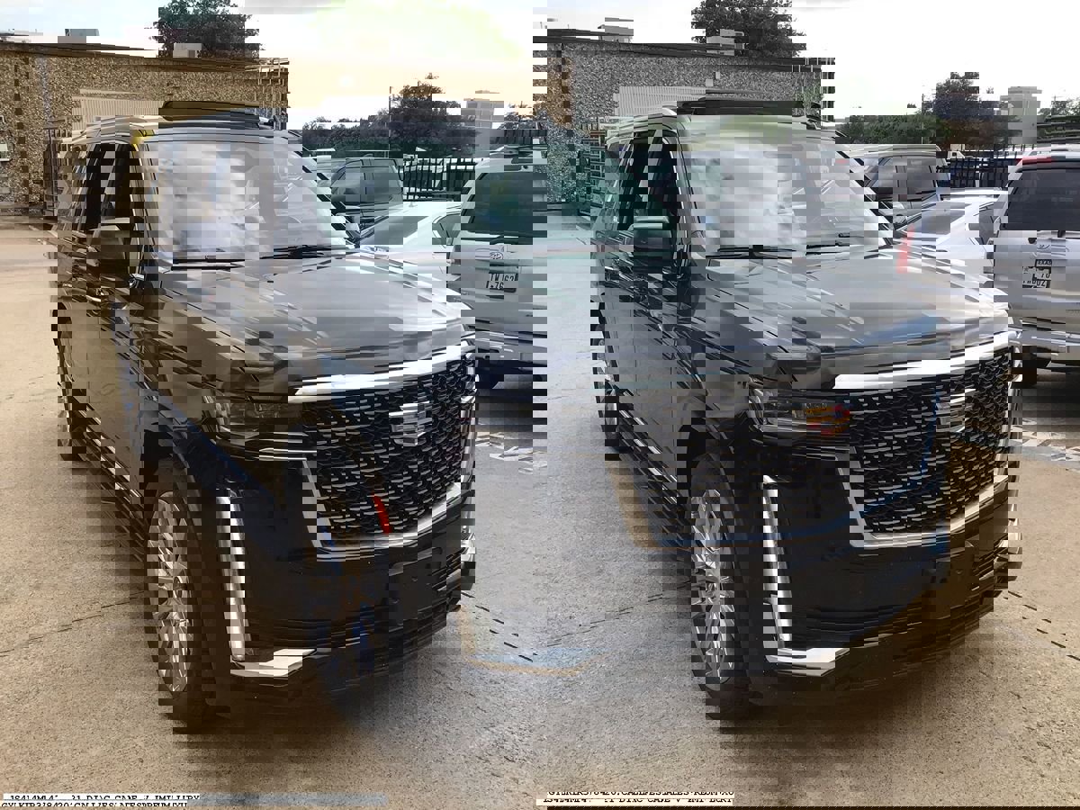 Used 2021 Cadillac Escalade ESV Premium Luxury w/ Driver Assist Tech Package AWD/4WD image 5