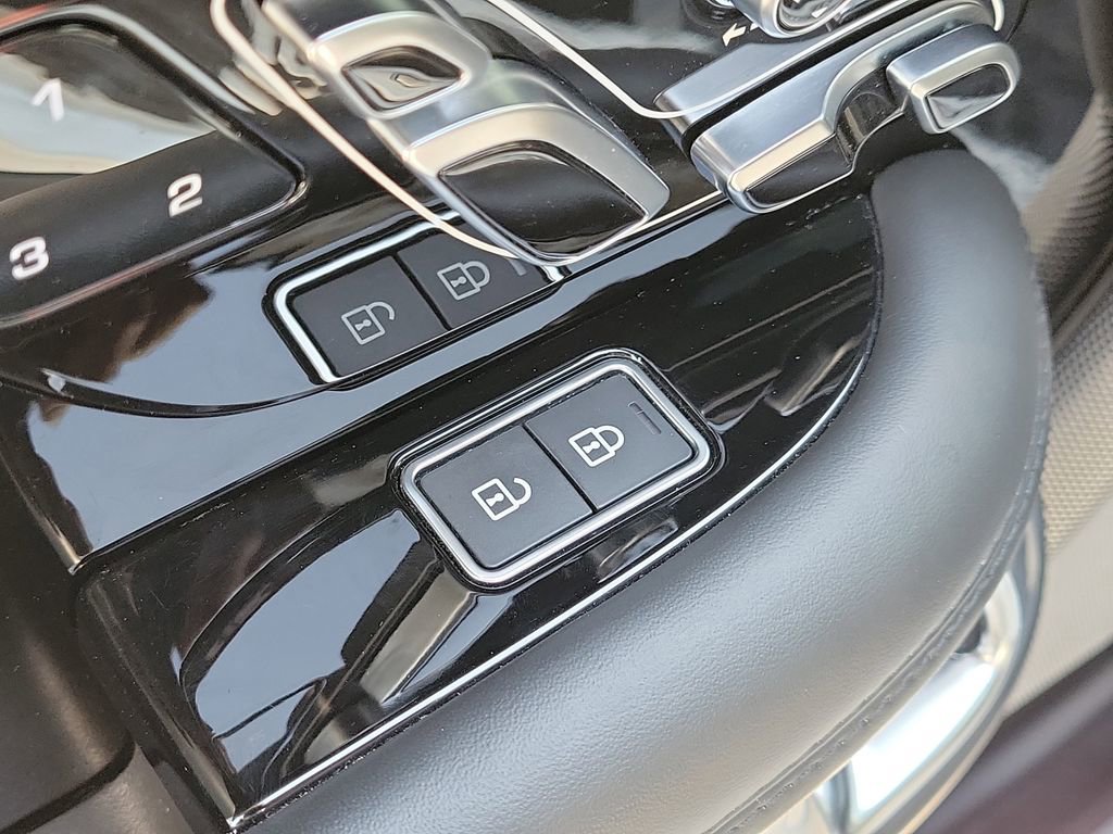 Used 2021 Land Rover Range Rover P525 Westminster Edition LWB image 39