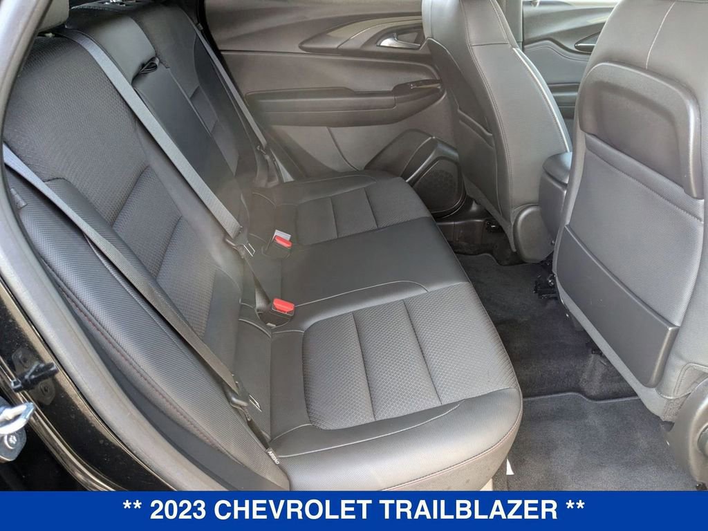 Used 2023 Chevrolet TrailBlazer RS image 32