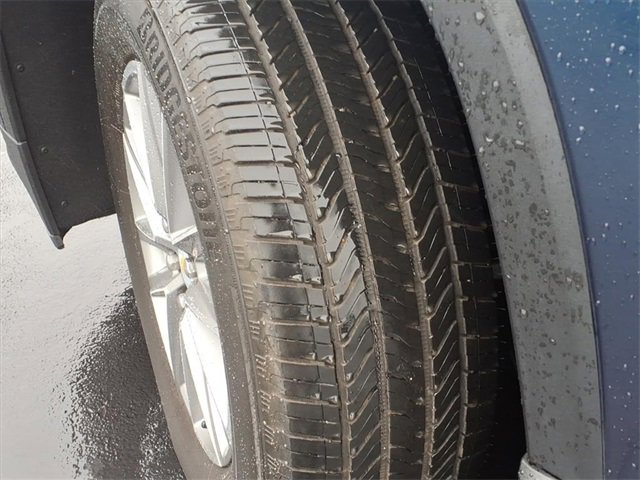 Used 2022 Chevrolet Traverse LT w/ LPO, Floor Liner Package image 38