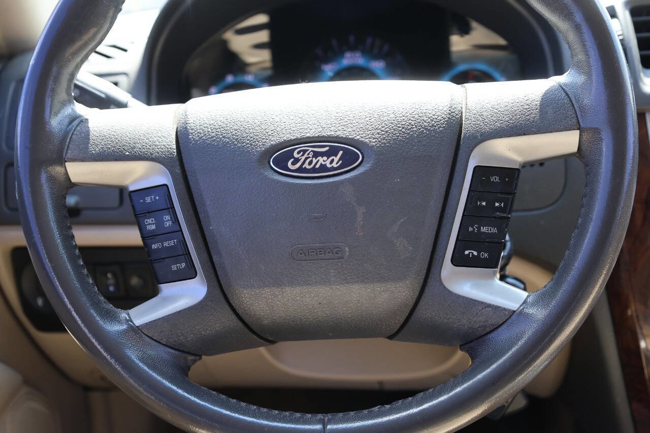 Used 2012 Ford Fusion SEL FWD image 18