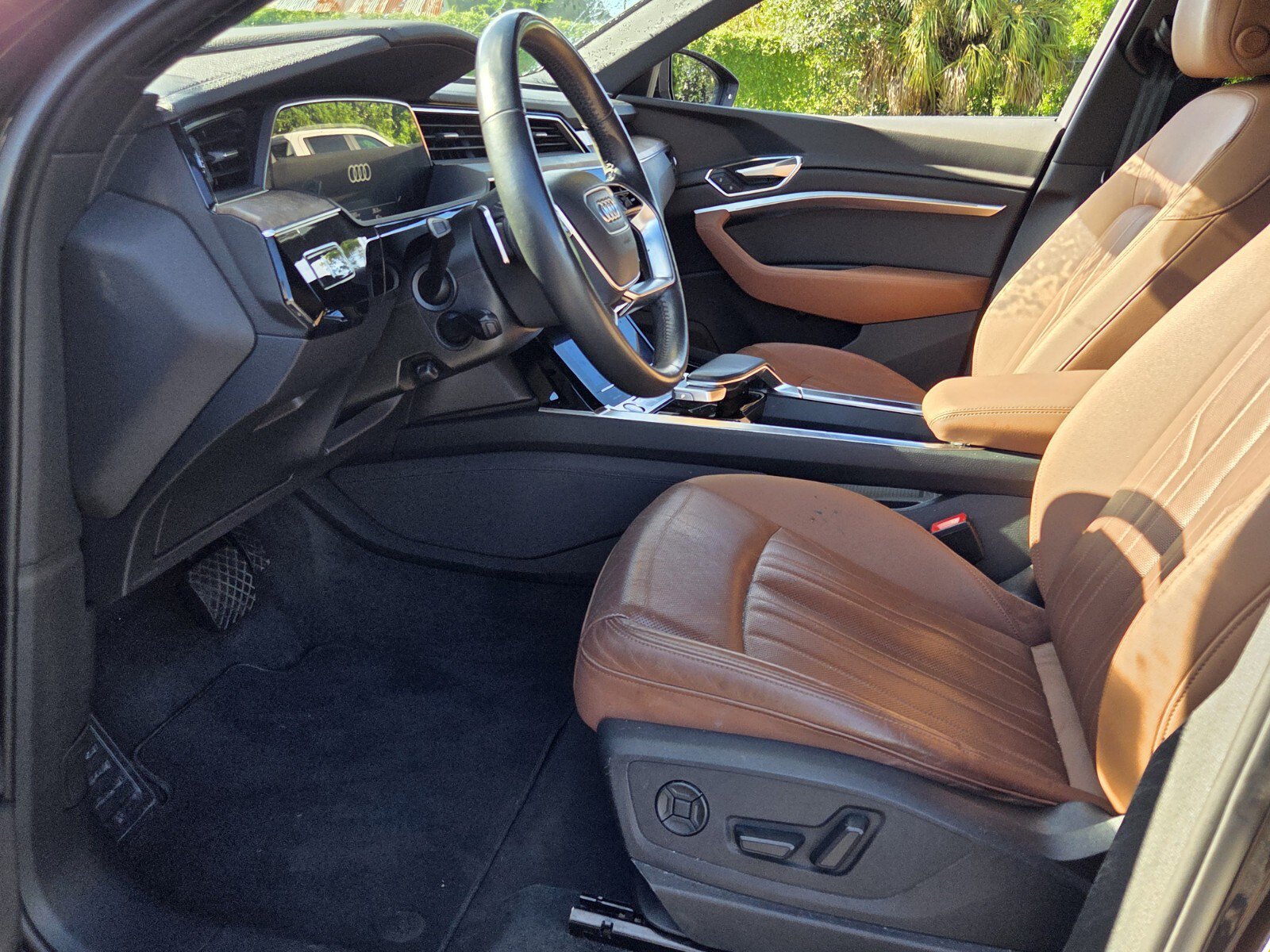 Used 2019 Audi e-tron Premium Plus AWD/4WD image 9