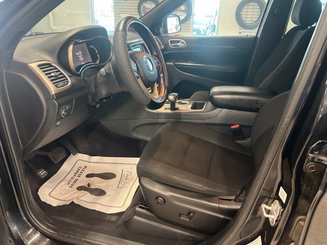 Used 2015 Jeep Grand Cherokee Laredo w/ Quick Order Package 23E RWD image 16