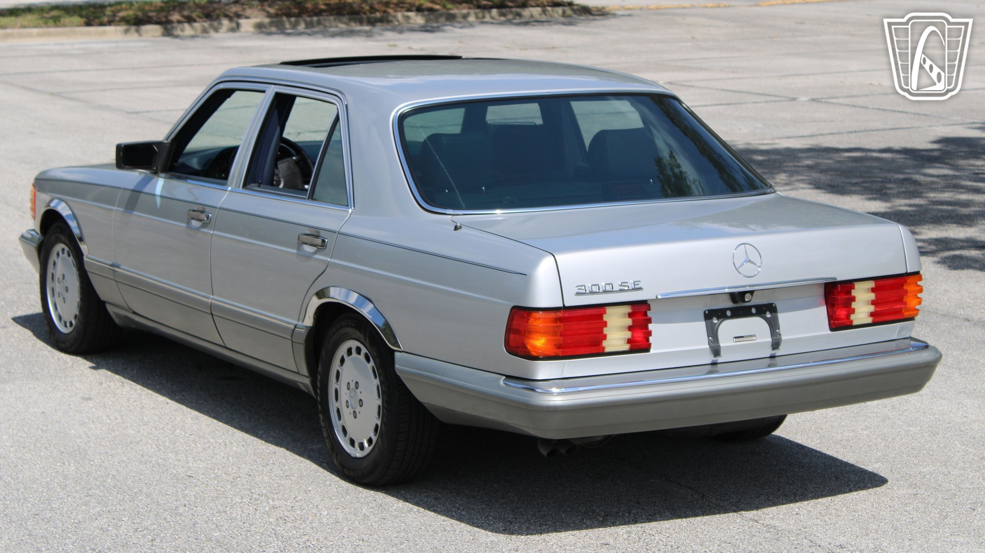 Used 1990 Mercedes-Benz 300 SE image 13