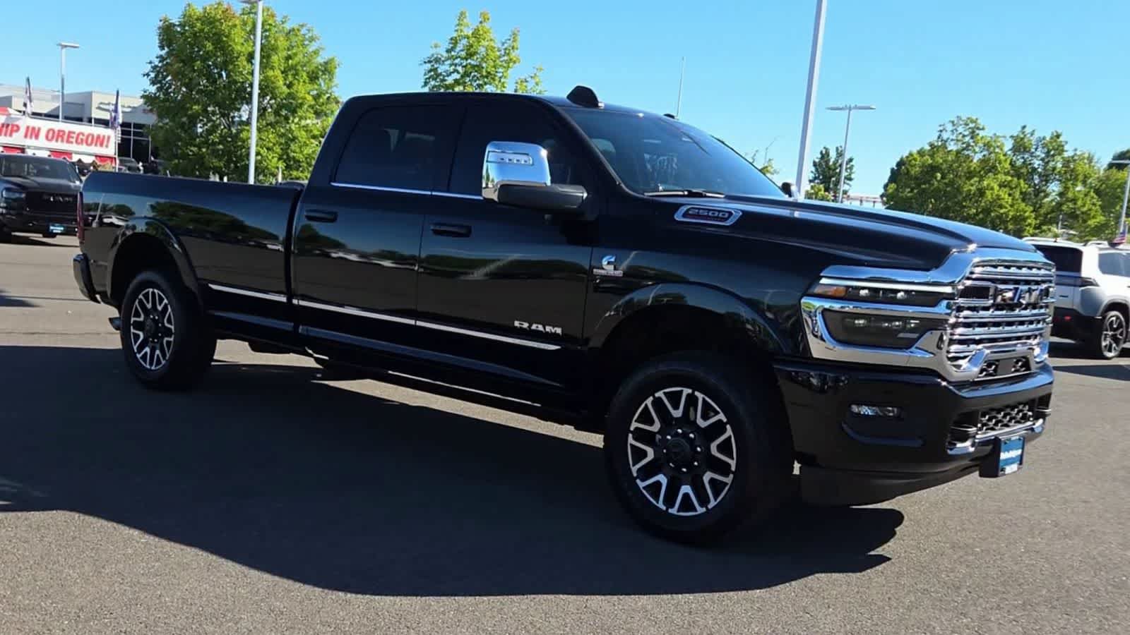 Used 2025 RAM 2500 Limited AWD/4WD image 2