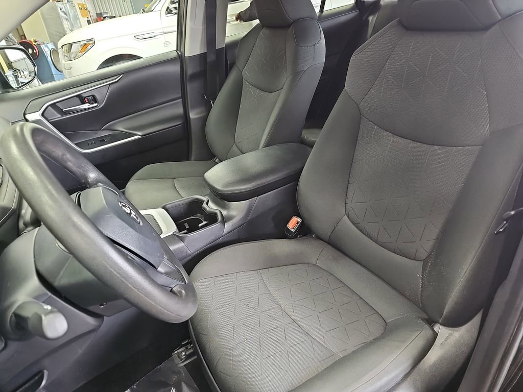 Used 2024 Toyota RAV4 XLE FWD image 14