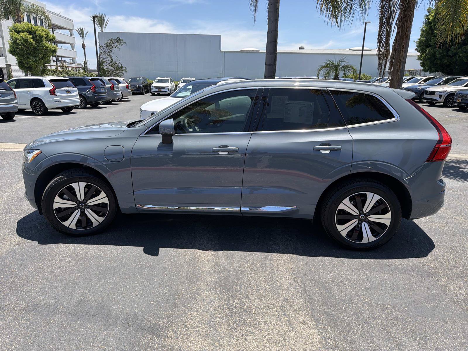Certified 2023 Volvo XC60 T8 Plus AWD/4WD image 8