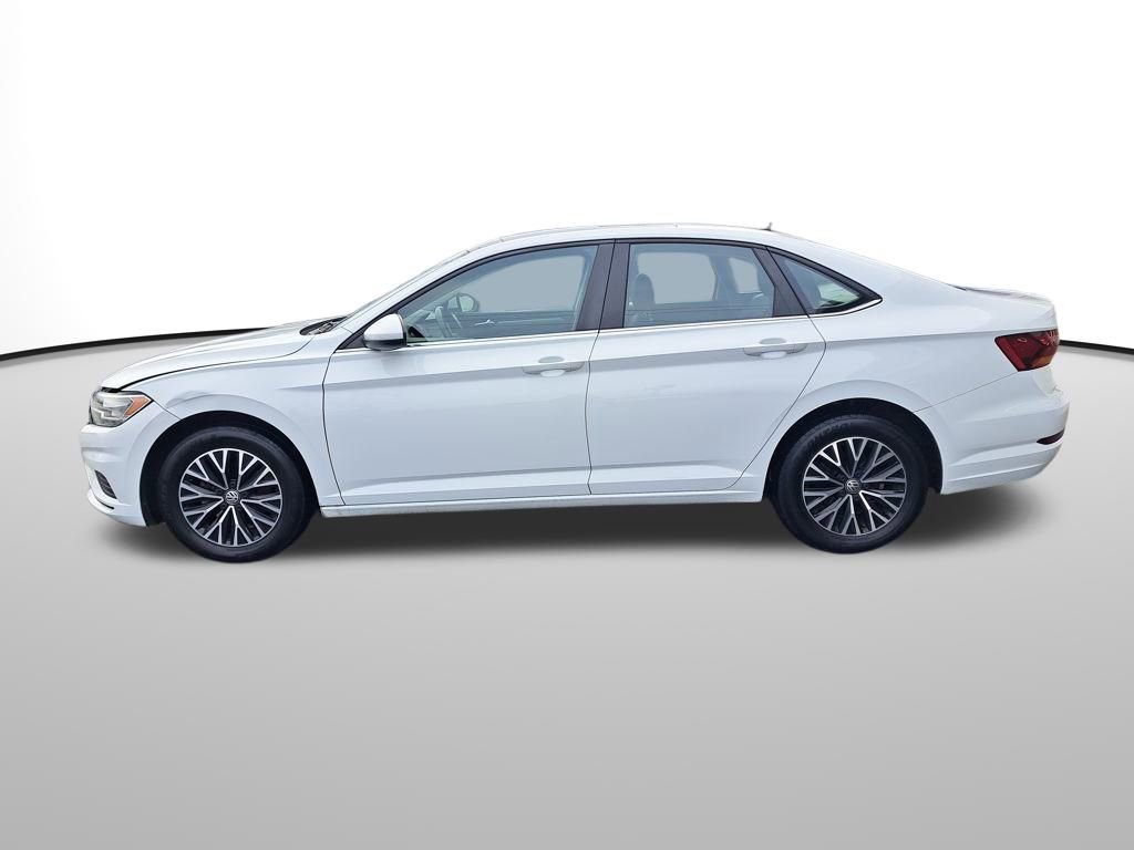 Used 2019 Volkswagen Jetta SE image 2