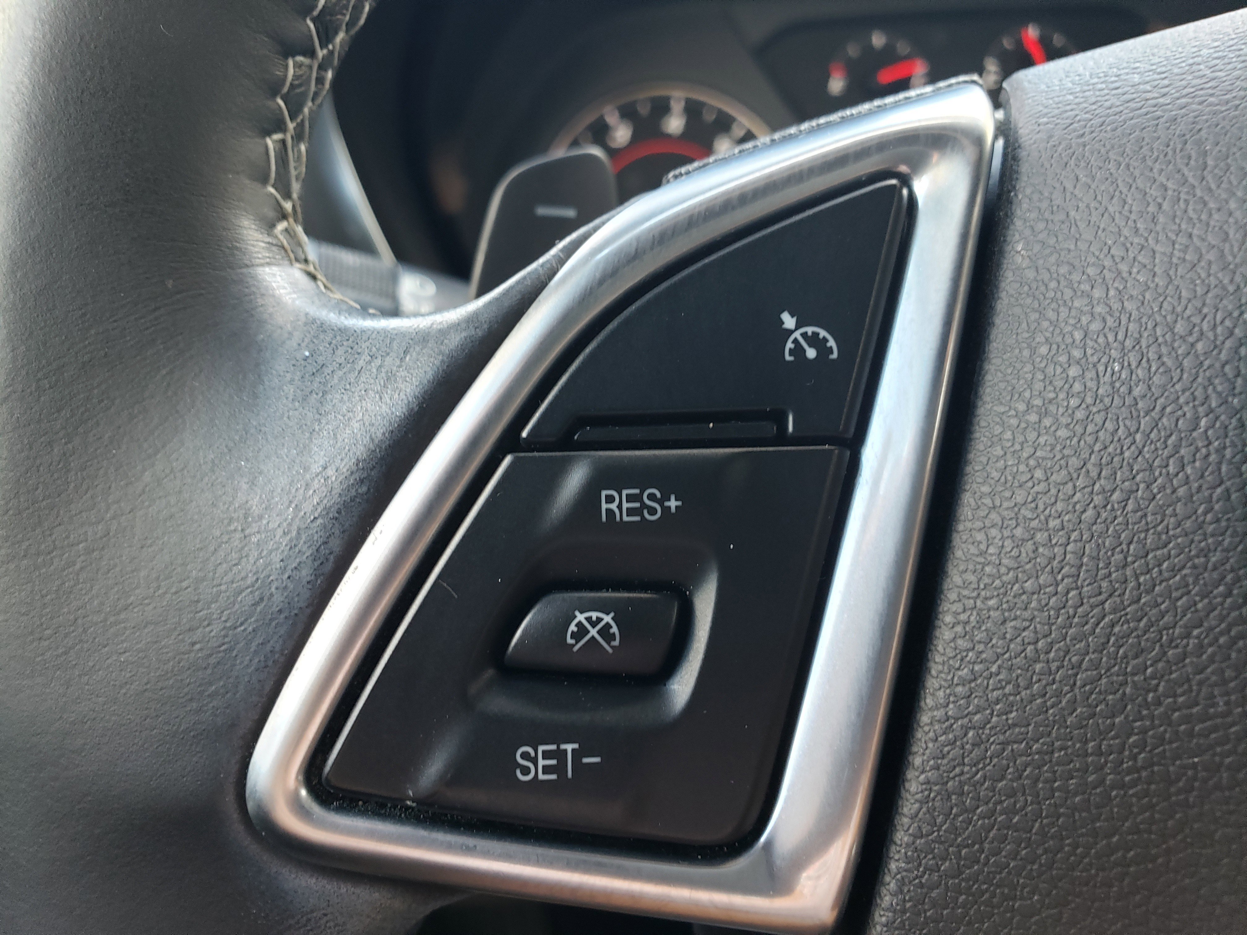 Used 2022 Chevrolet Camaro LT w/ RS Package image 17