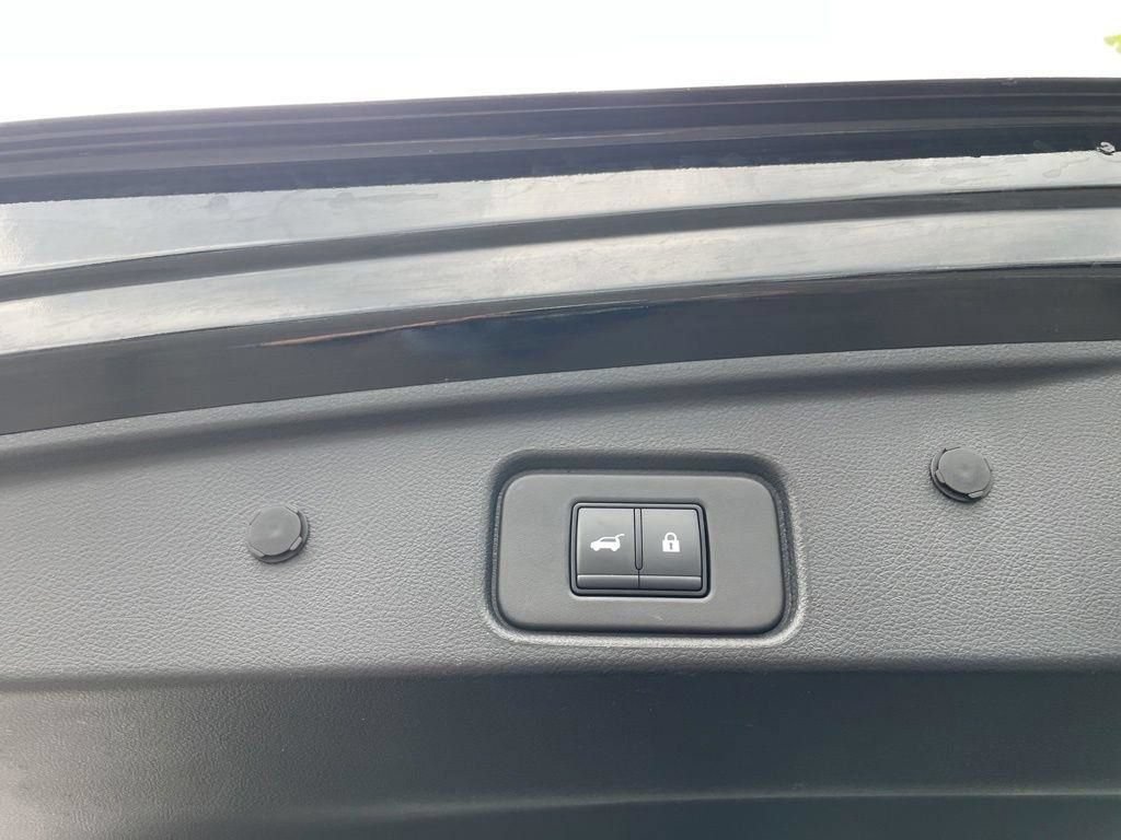 Used 2025 Nissan Pathfinder SV AWD/4WD image 35