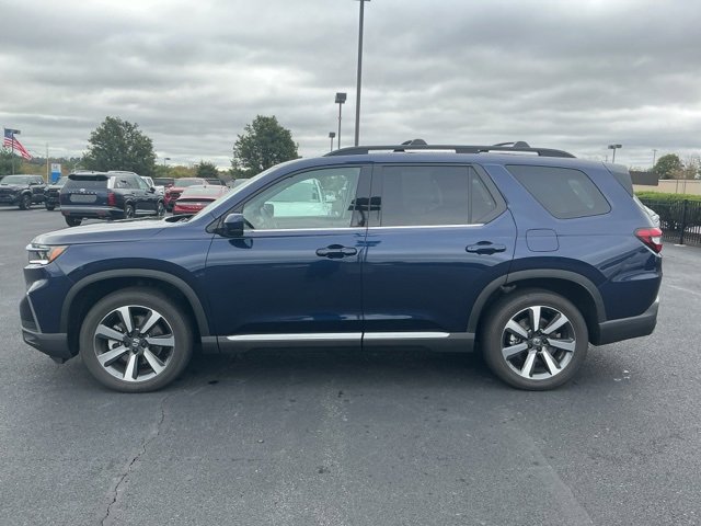Used 2025 Honda Pilot Touring image 8