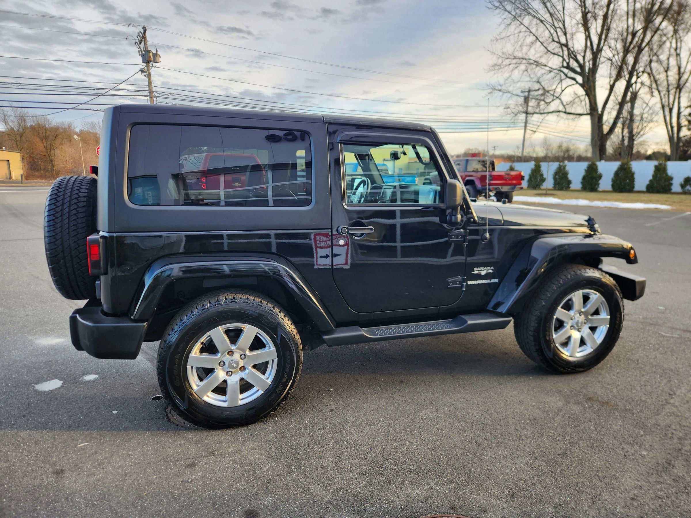 Used 2017 Jeep Wrangler Sahara image 14