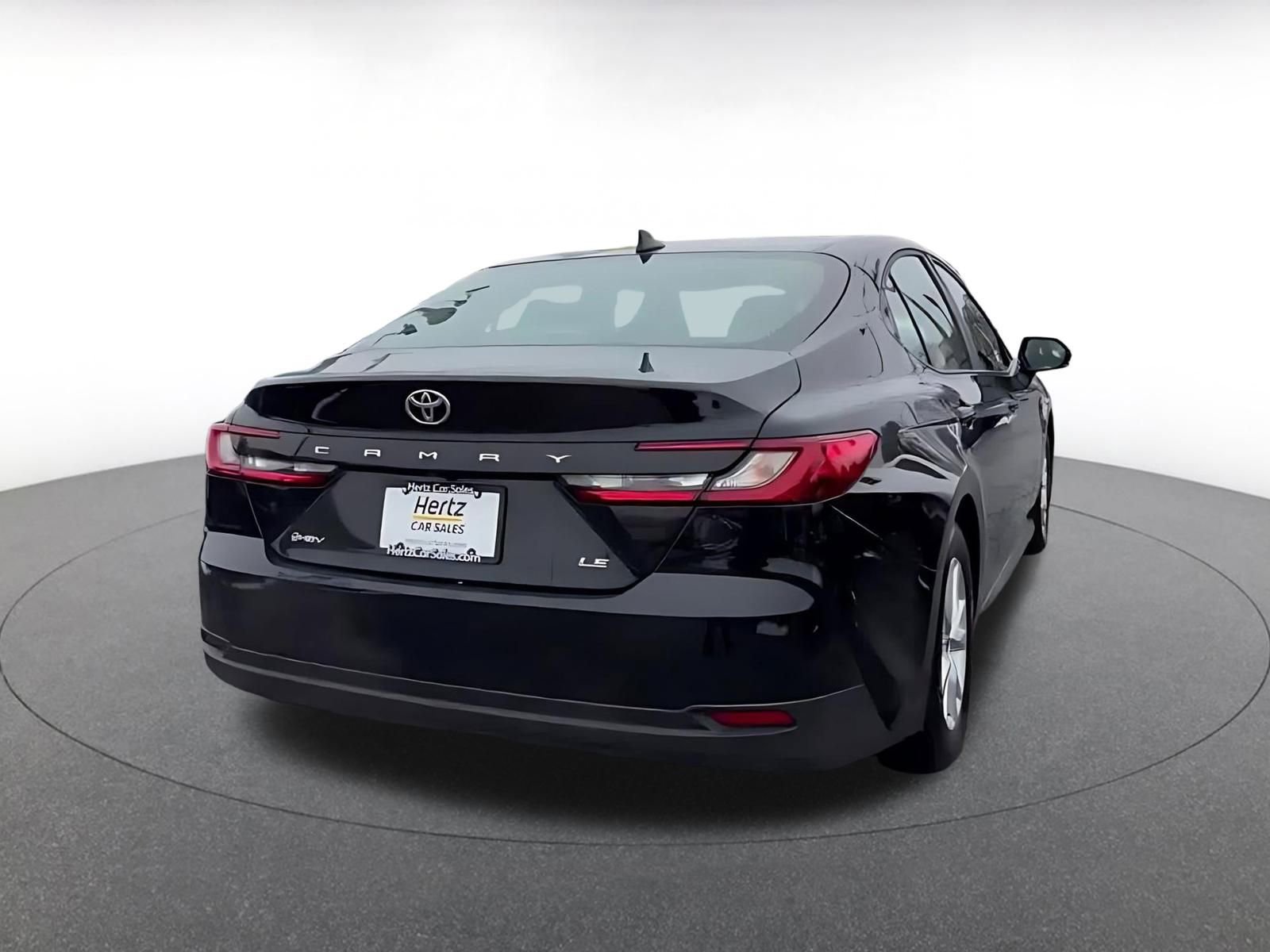 Used 2025 Toyota Camry LE image 12