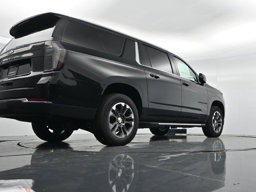 New 2026 Chevrolet Suburban LT w/ Comfort Package RWD image 32