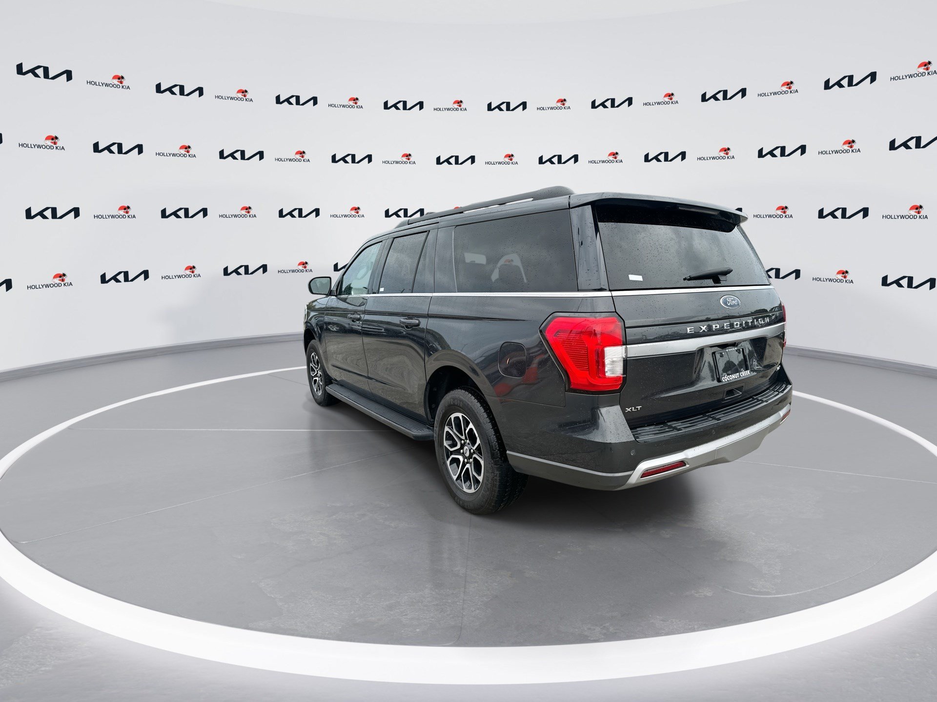 Used 2024 Ford Expedition Max XLT AWD/4WD image 6
