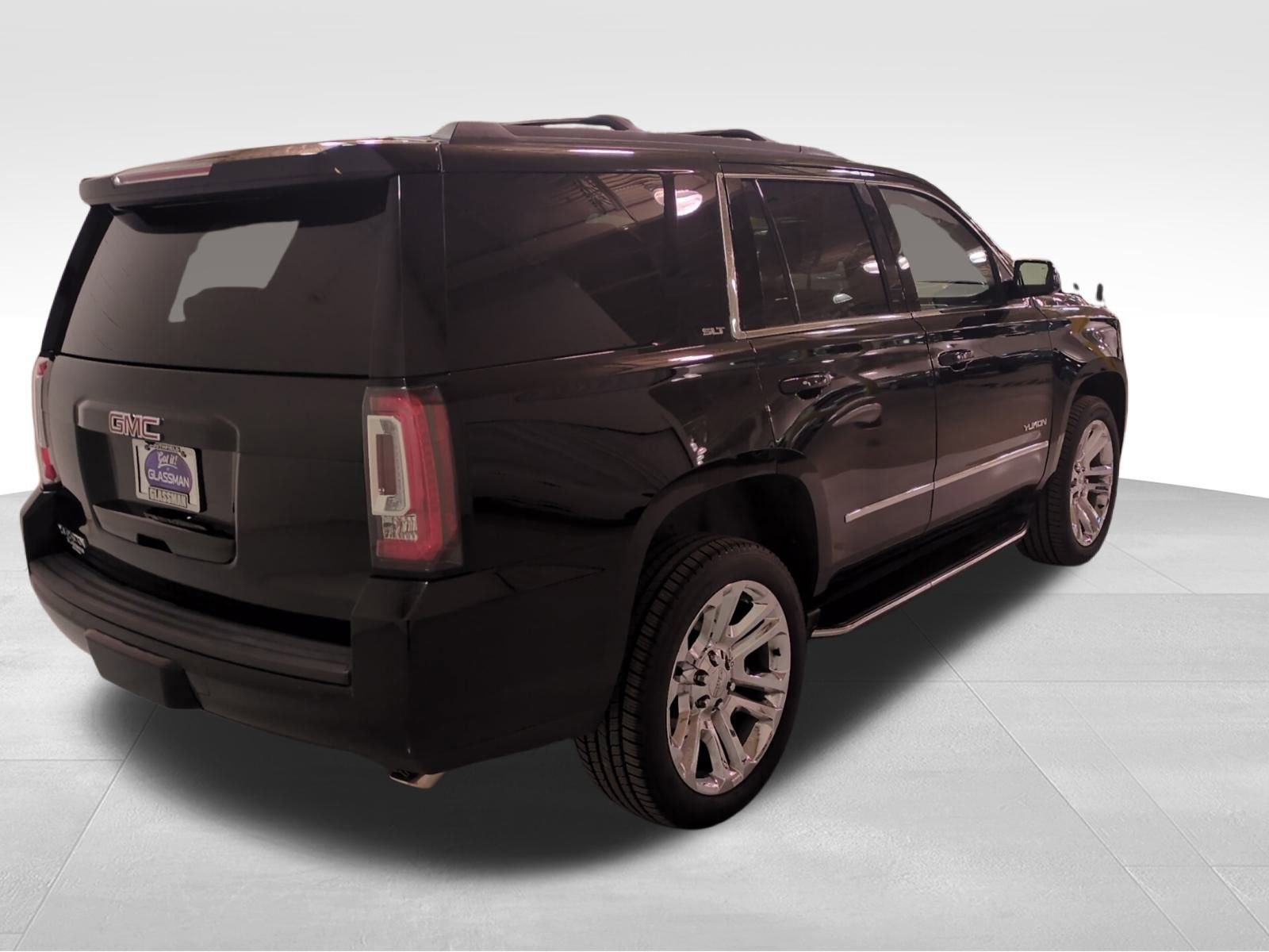 Used 2018 GMC Yukon SLT w/ Premium Edition image 3