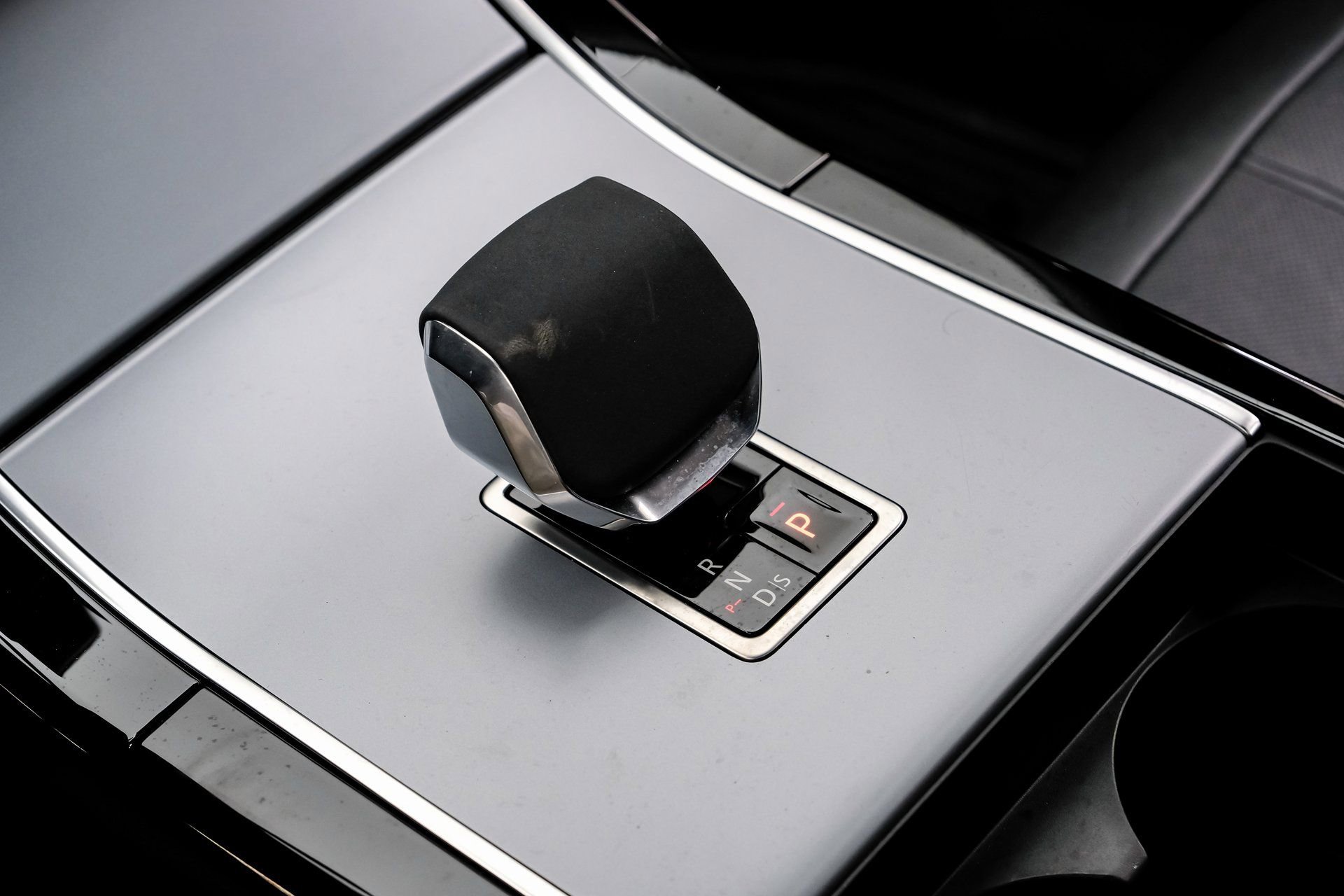 Used 2024 Land Rover Range Rover Evoque S image 28