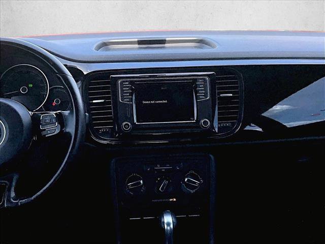 Used 2018 Volkswagen Beetle 2.0T S w/ Style & Comfort Package For S FWD image 8