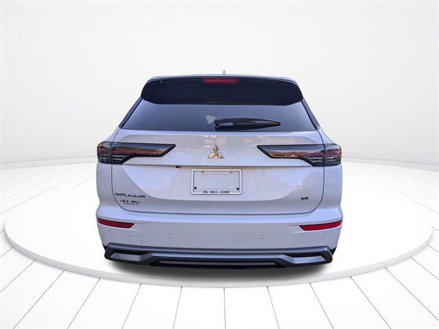 New 2025 Mitsubishi Outlander SE image 5