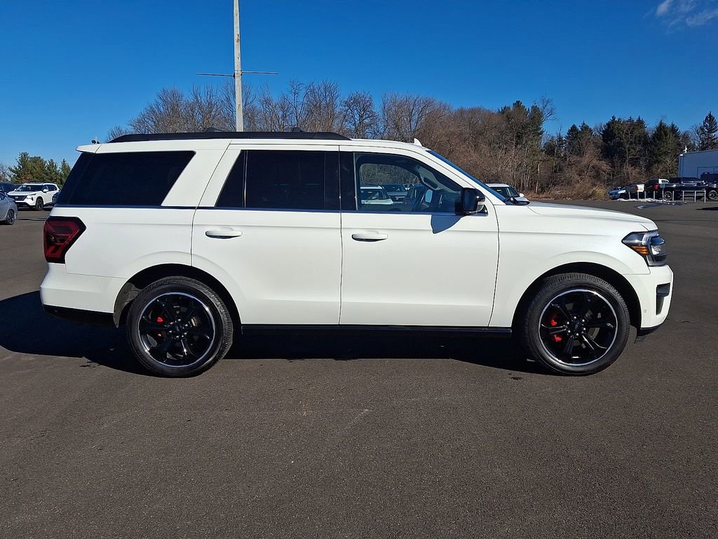 Used 2022 Ford Expedition Limited image 7