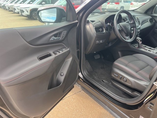 Used 2022 Chevrolet Equinox RS w/ LPO, Floor Liner Package image 11