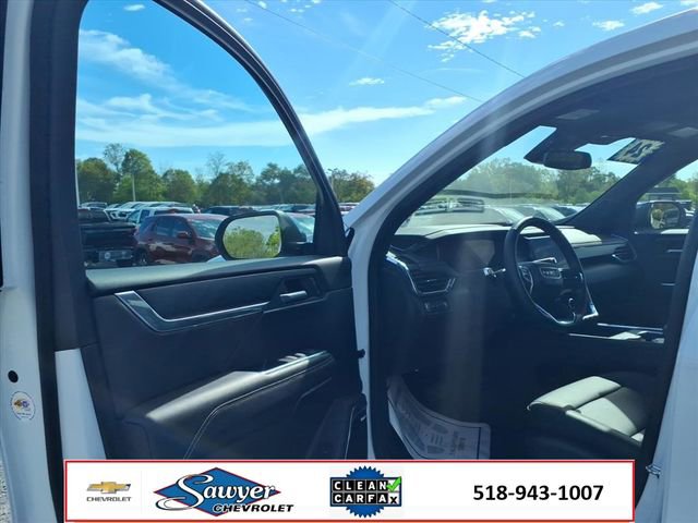 Used 2024 GMC Acadia Elevation image 14