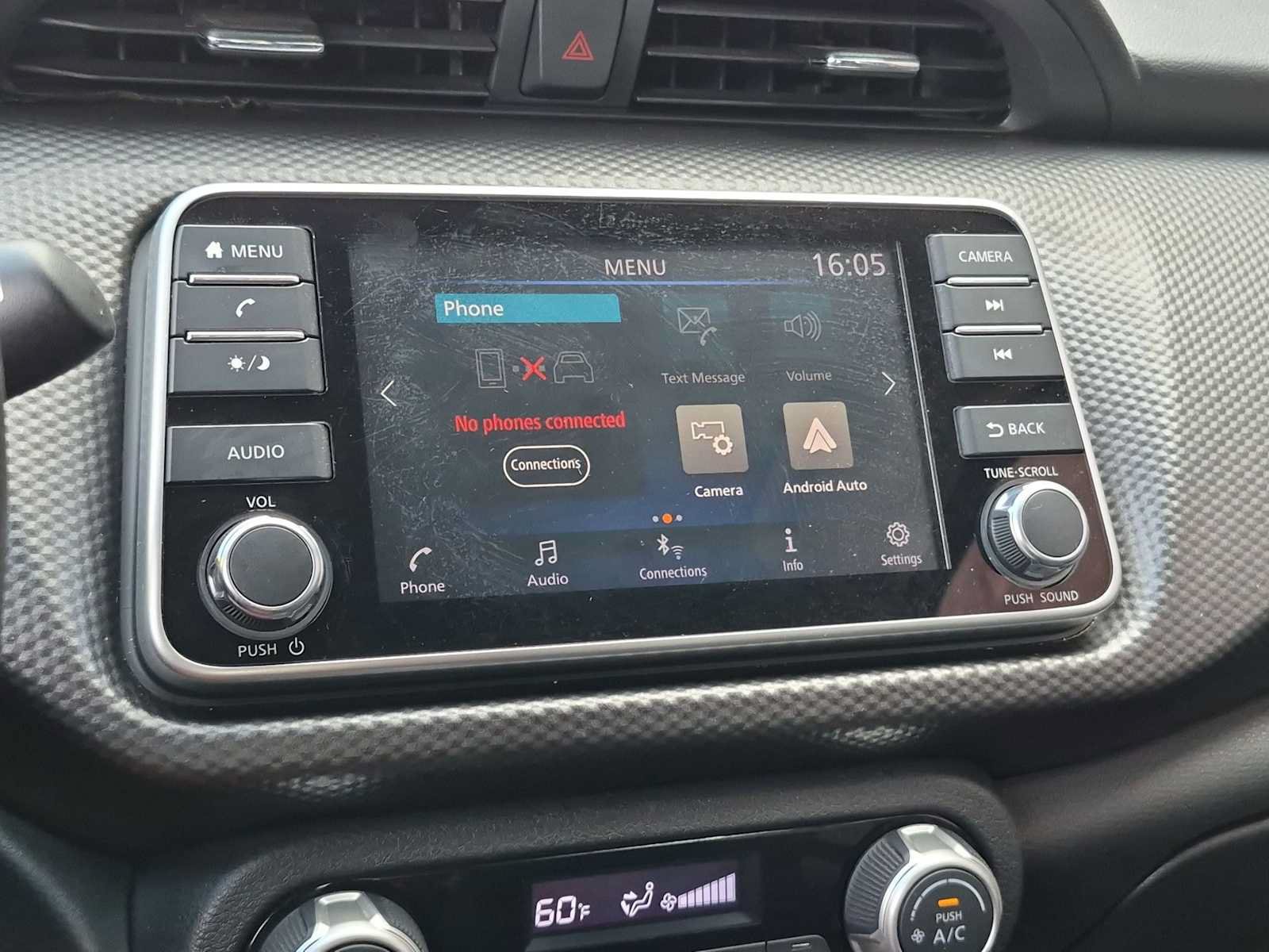 Used 2019 Nissan Kicks SV FWD image 26