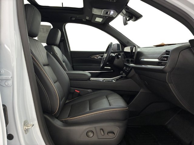 Certified 2026 Chevrolet Traverse High Country AWD/4WD image 14