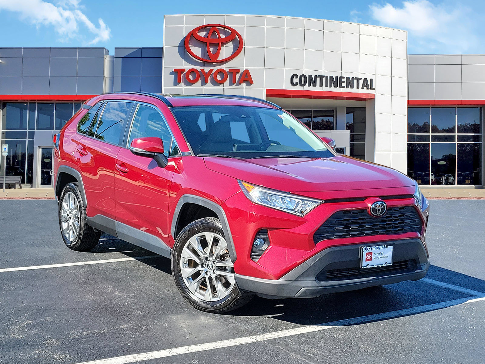 Certified 2019 Toyota RAV4 XLE Premium FWD image 2
