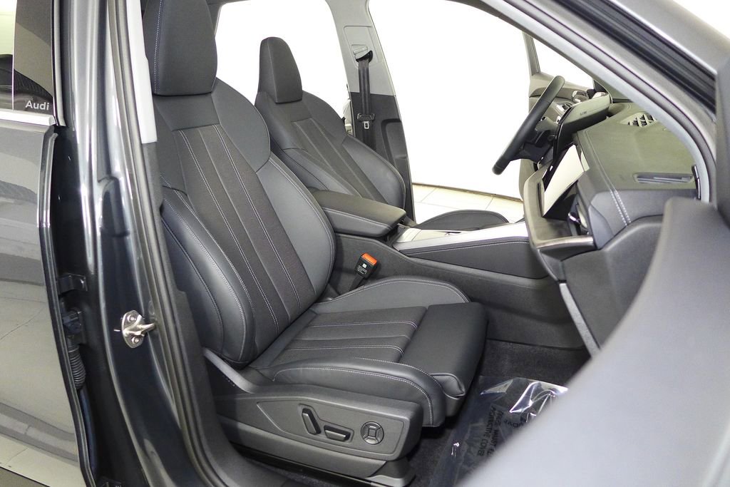 Used 2025 Audi Q5 Premium Plus w/ Premium Plus image 19
