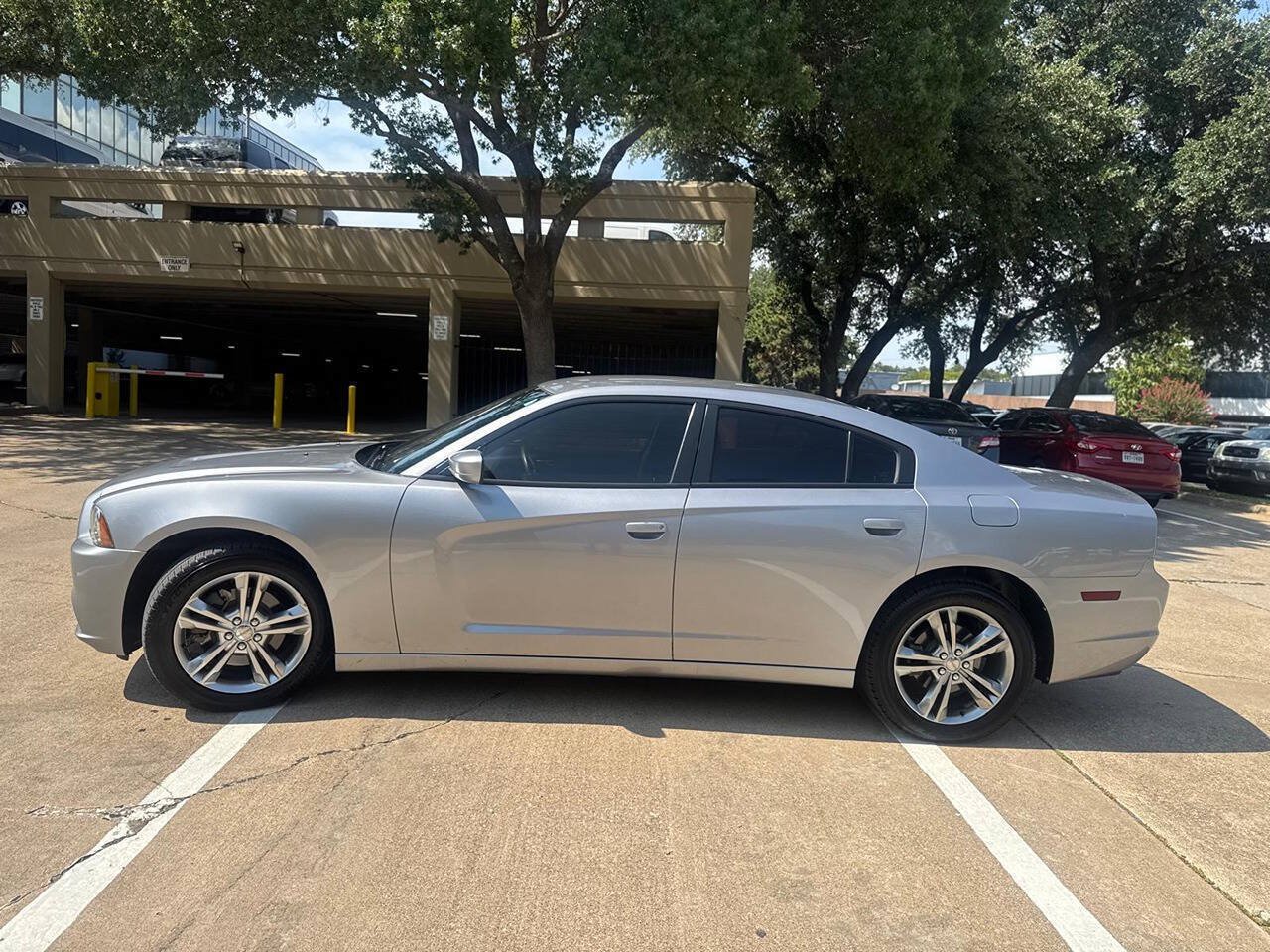 Used 2014 Dodge Charger SXT AWD/4WD image 3