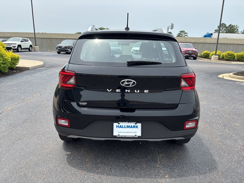 Certified 2023 Hyundai Venue SEL FWD image 6