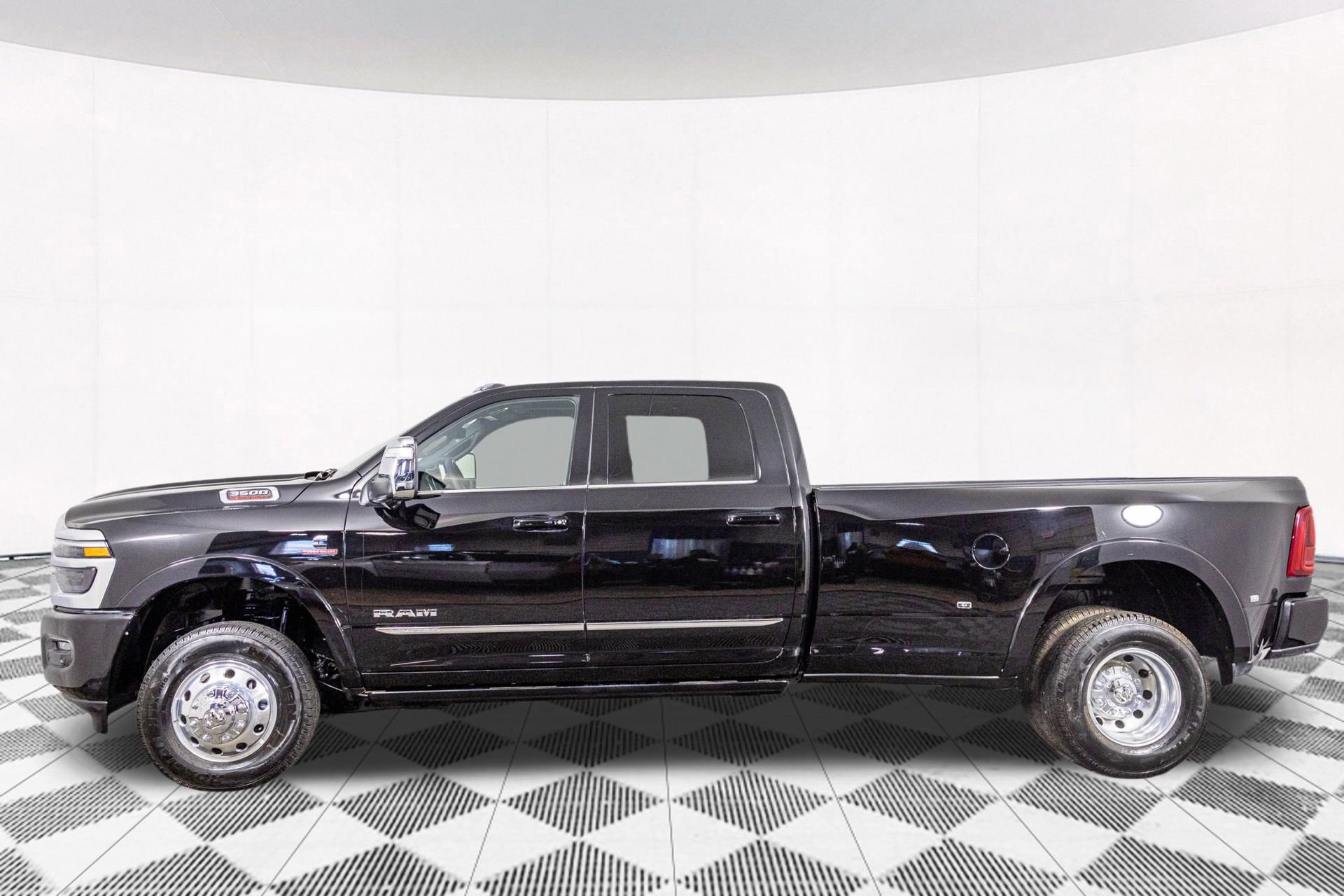 New 2026 RAM 3500 Limited AWD/4WD image 12