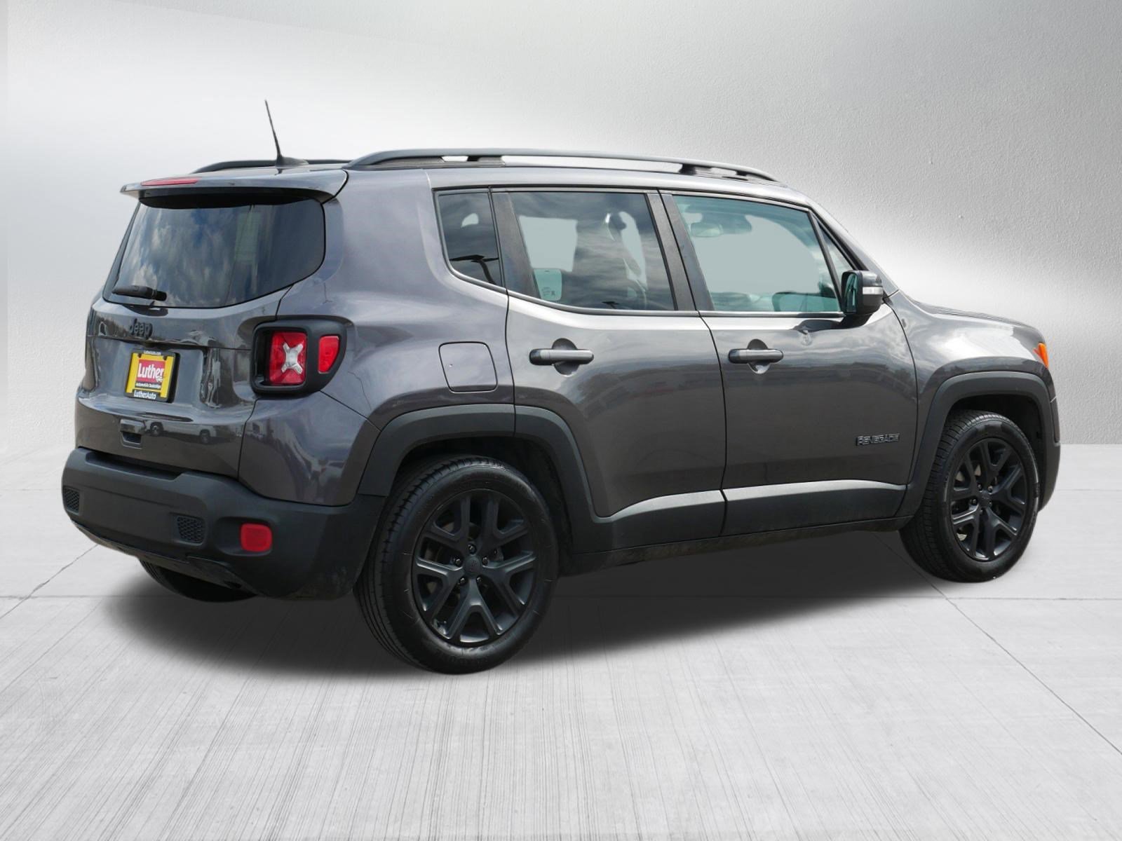 Used 2018 Jeep Renegade Altitude FWD image 7