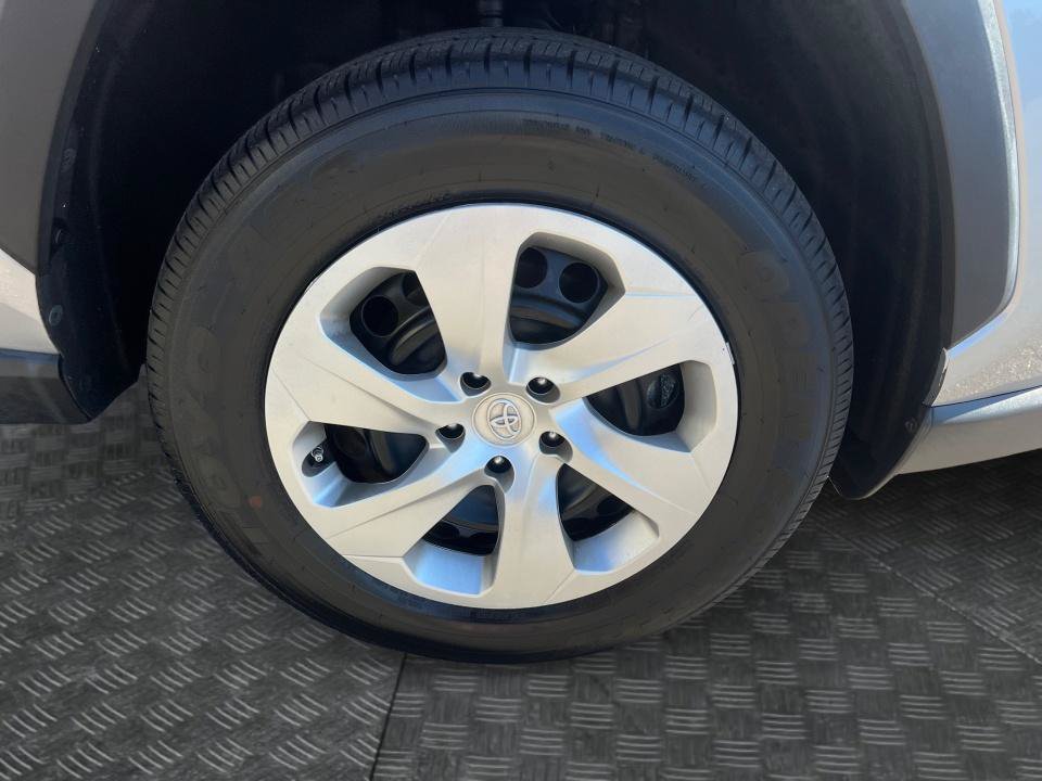 Used 2023 Toyota RAV4 LE FWD image 24
